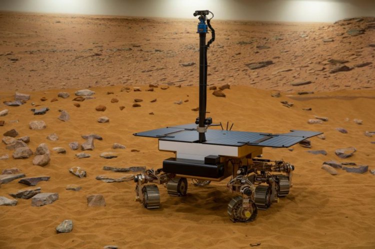 然而,正当中国首个火星探测任务完成无线联式,美国新火星车正式得名