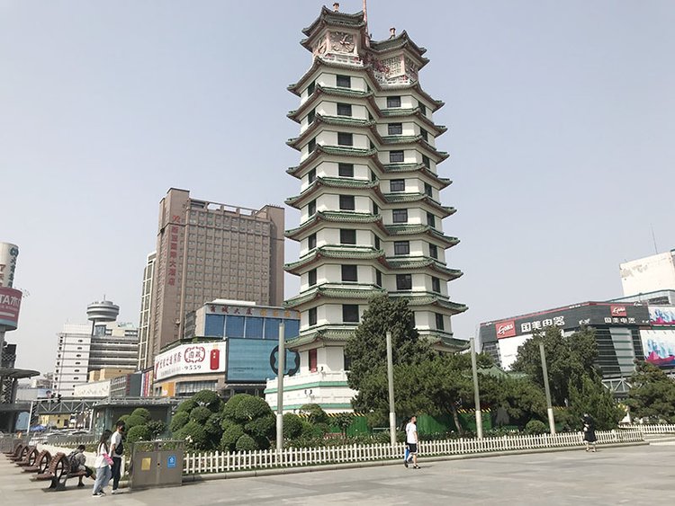二七商圈升级,郑州友谊大厦要拆,官方释疑为何保留一至六层