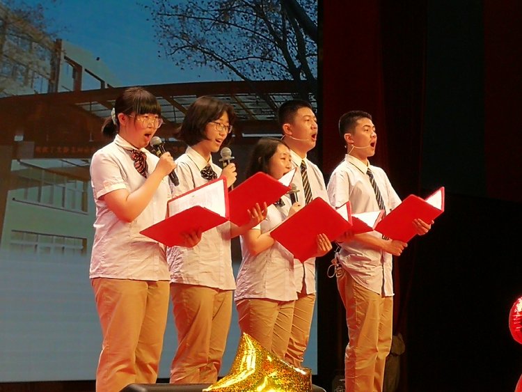 青春飞扬梦想起航郑州八中举行2020届毕业典礼
