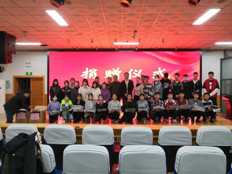医家义舞--用爱相守，郑州市舞韵艺术培训学校再次征集抗疫医护工作者及子女免费教学