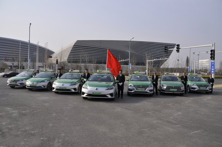 通知明确,郑州市纯电动巡游出租汽车的基本租价(起步价)为10元,基价