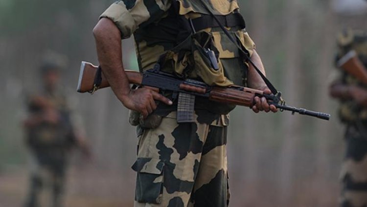 遭到纳萨尔派反政府武装安置的简易爆炸装置袭击,造成3名安全部队人员