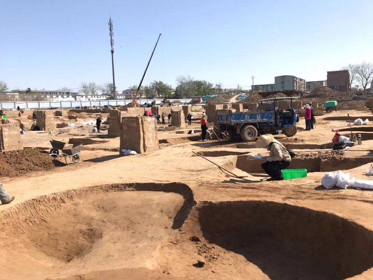 安阳辛店遗址考古人员发现新中国成立后最完整殷商白陶02完整度高达