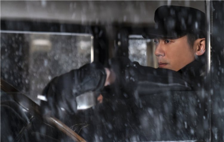 张译,秦海璐,朱亚文,刘浩存,倪大红,李乃文领衔主演,余皑磊,飞凡主演