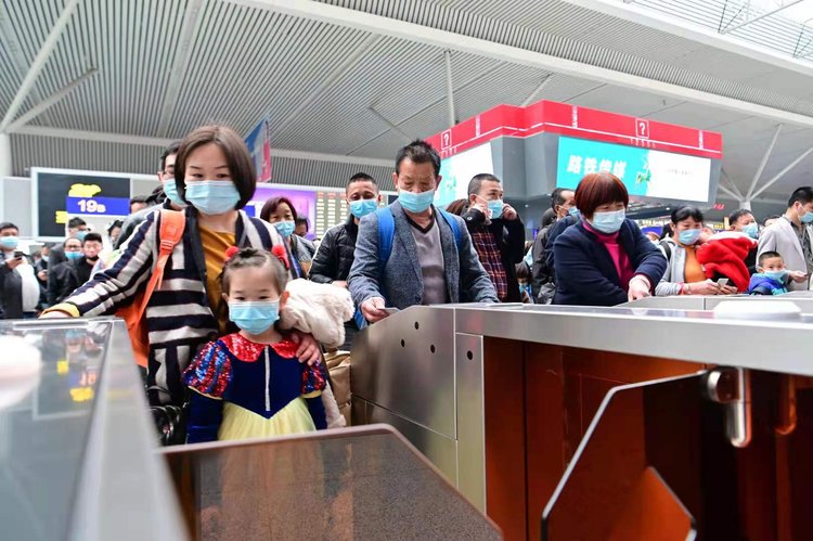 郑州铁路清明假期累计发送旅客224万人，同比去年增长283.7%