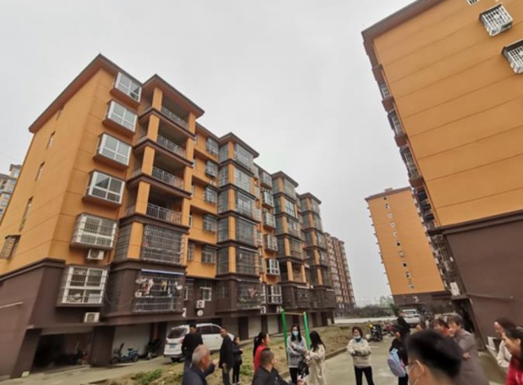 记者跑腿│信阳某拆迁安置小区2018年交钥匙如今不通天然气电梯成摆设