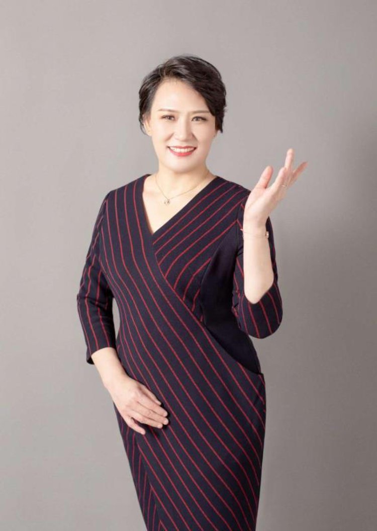 郭萍长期从事人体潜意识唤醒开发运用研究,在国内外专业学术杂志发表