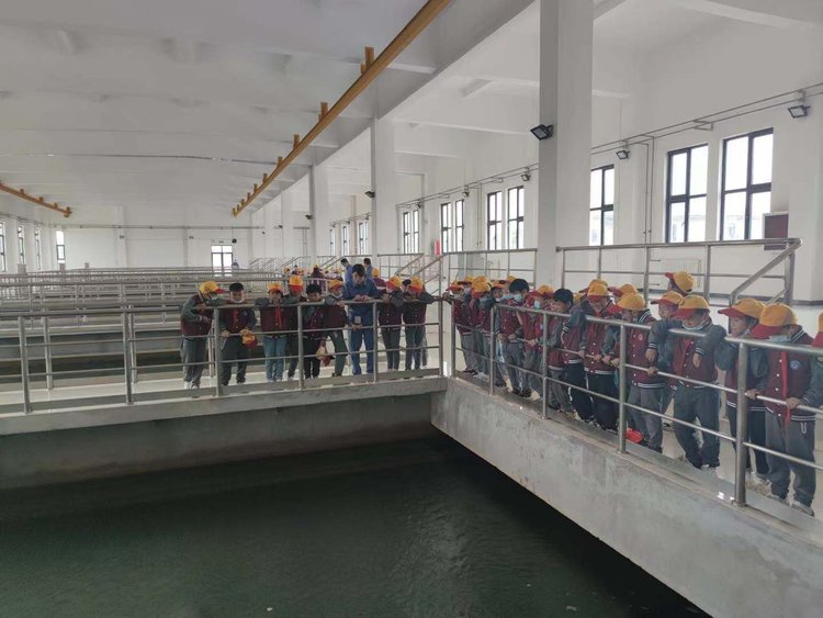 全国城市节约用水宣传周小学生走进侯寨水厂探新知