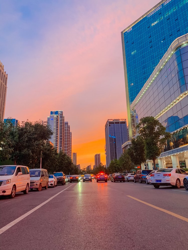 就在刚刚郑州的晚霞刷屏了