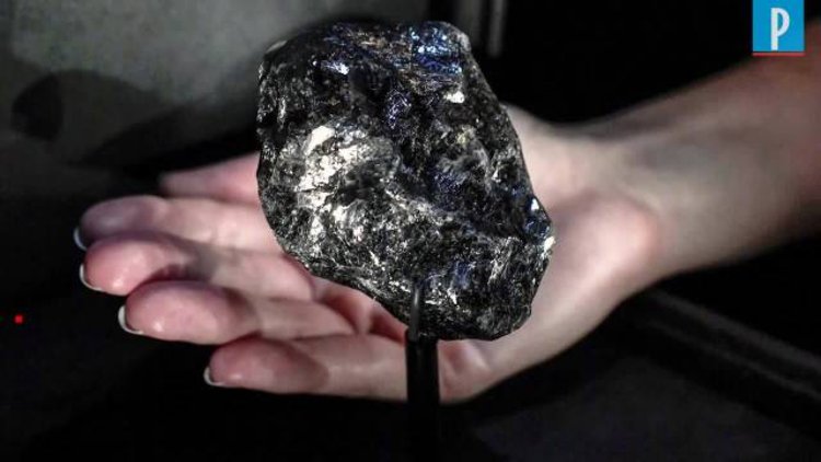 博茨瓦纳开采出巨型钻石1098克拉世界第三大