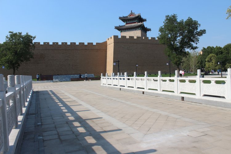 安阳老城东南城墙角绿地公园对外开放