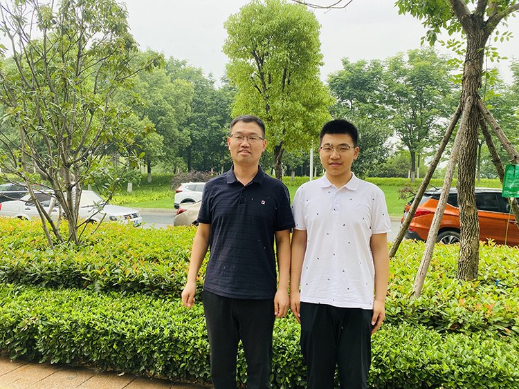 漯河市理科优秀考生代表邢皓斌:阳光男孩和老师是"哥们儿"