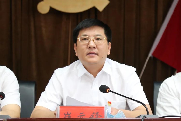 文峰区高新区举行两优一先表彰大会