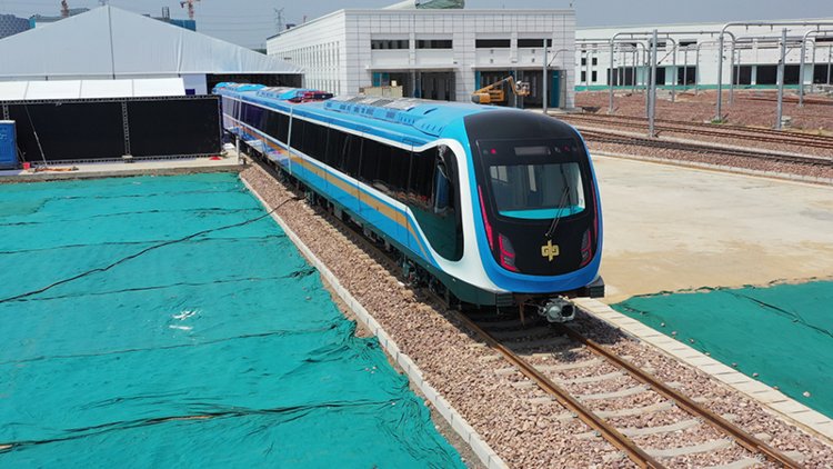 荥阳造 中国首列国标地铁列车下线