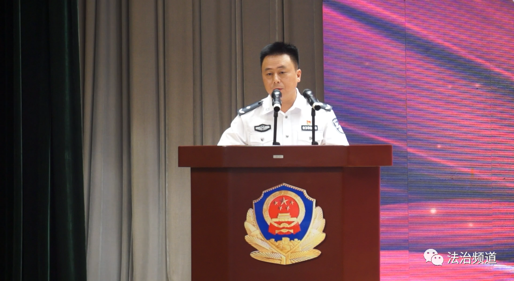 警旗映初心全省公安英模先进事迹演讲报告会平顶山专场举行